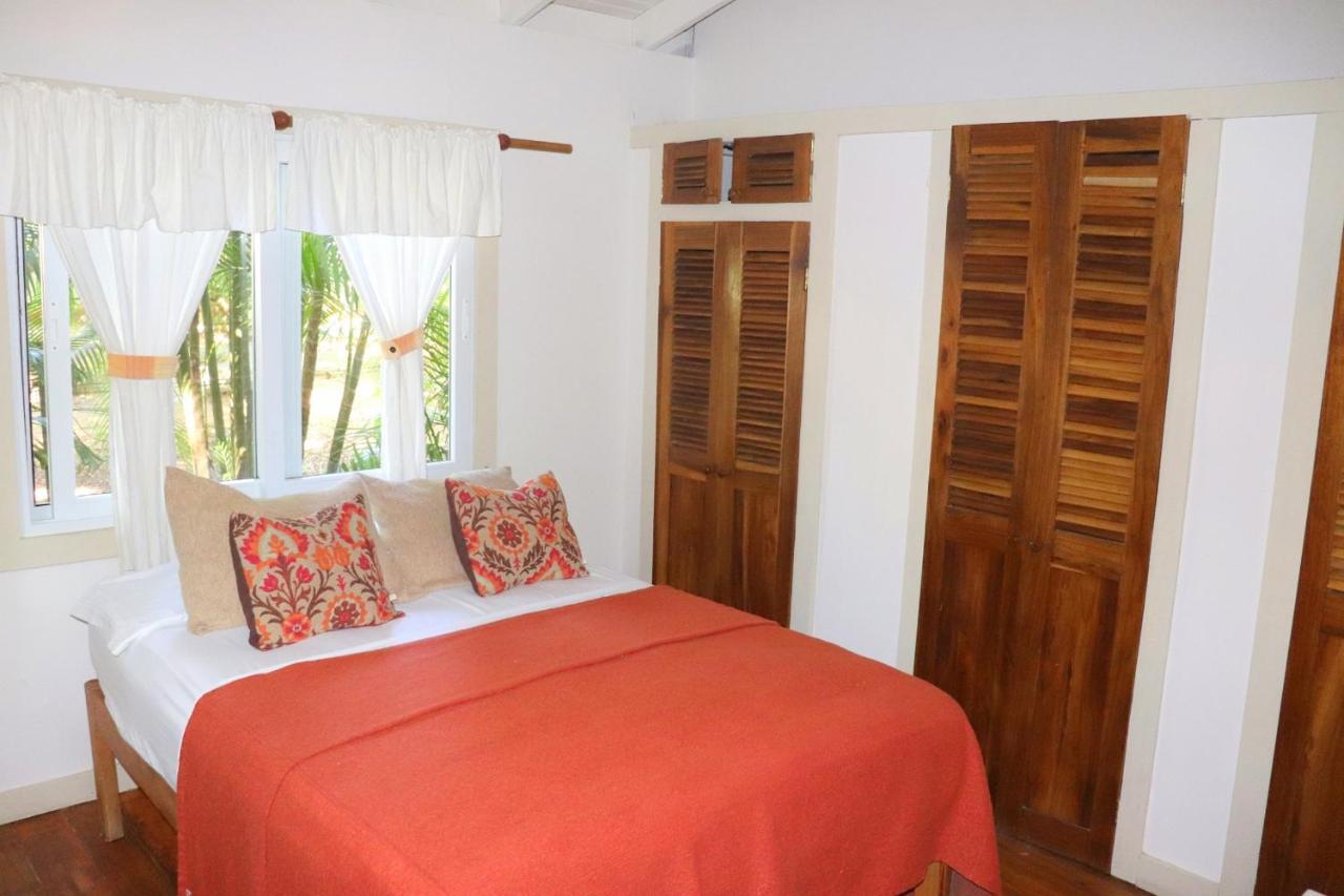 Posada Arco Iris, West End Ngoại thất bức ảnh