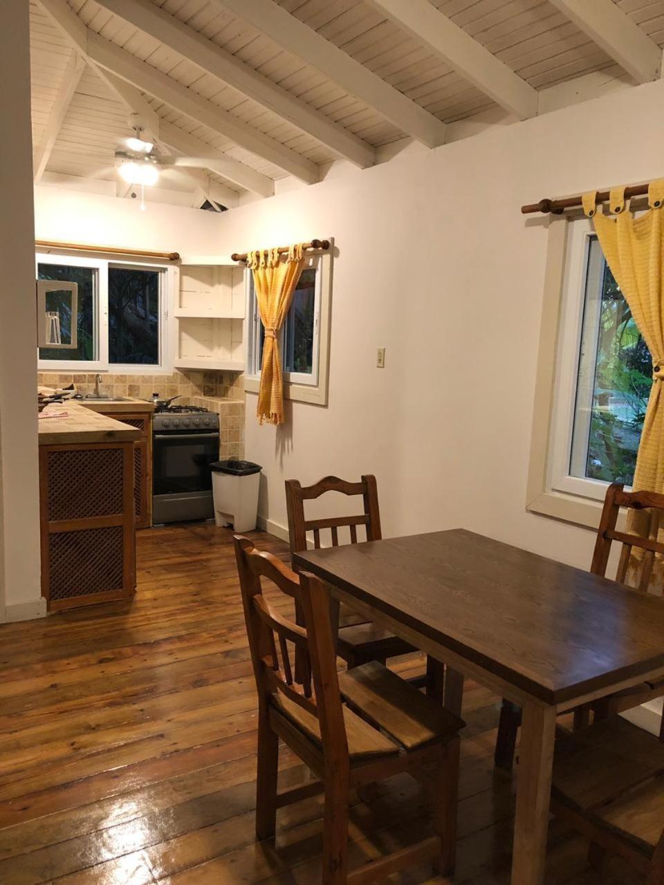Posada Arco Iris, West End Ngoại thất bức ảnh